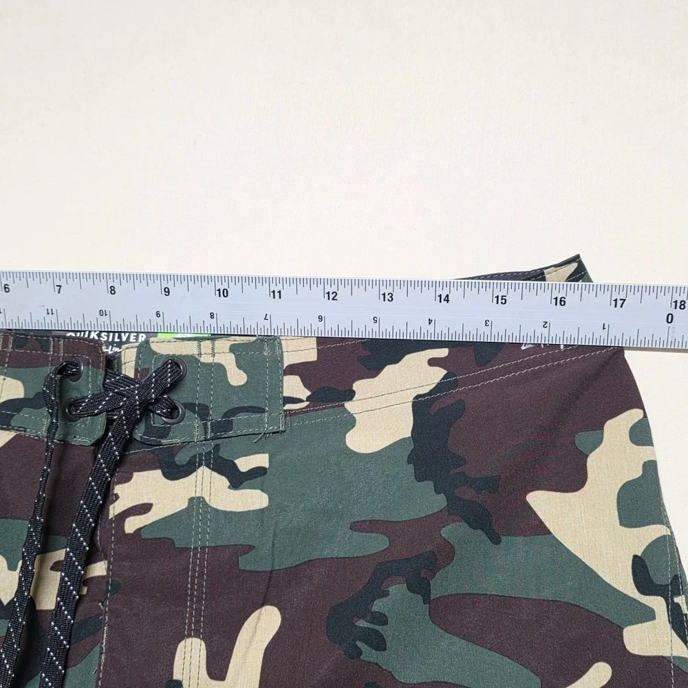 Quiksilver Highline Mens 32 Board Shorts 4-Way Stretch Camouflage Trunks